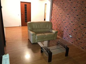 Apartament de închiriat 3 camere în Bistrita, Central