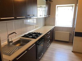 Apartament de vânzare 3 camere în Bistrita, Central