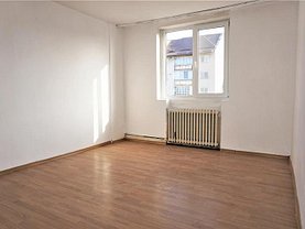 Apartament de vânzare 3 camere, în Bistriţa, zona Independenţei