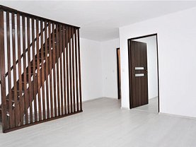 Apartament de vânzare 3 camere, în Bistriţa, zona Central