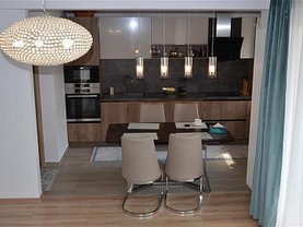 Apartament de vânzare 3 camere, în Braşov, zona Tractorul