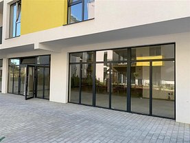 Vânzare spaţiu comercial