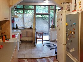 Casa de vânzare 6 camere, în Bucuresti, zona Giurgiului