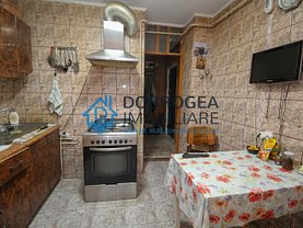 Apartament de vânzare 3 camere, în Tulcea, zona E3