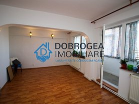 Apartament de vânzare 3 camere în Tulcea, C5