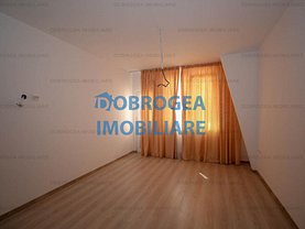 Apartament de vânzare sau de închiriat 3 camere, în Tulcea, zona E3