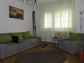 Apartament de vânzare 3 camere, în Cluj-Napoca, zona Manastur