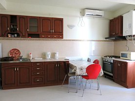Apartament de închiriat 3 camere, în Cluj-Napoca, zona Zorilor