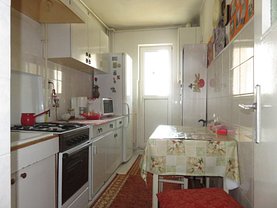 Apartament de vânzare 3 camere, în Cluj-Napoca, zona Manastur