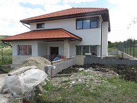 Casa de vânzare 6 camere, în Chinteni