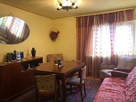 Apartament de închiriat 3 camere, în Busteni, zona Telecabinei
