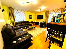 Apartament de vânzare 3 camere, în Sinaia, zona Calea Moroieni