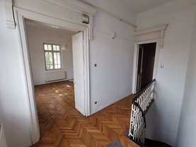 Casa de vânzare 3 camere, în Bucureşti, zona Capitale
