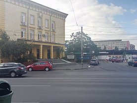 Vânzare spaţiu comercial