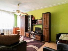 Apartament de vânzare 3 camere, în Bucuresti, zona Crangasi