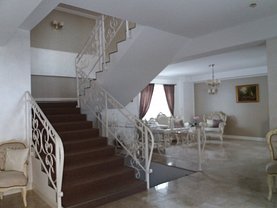 Vânzare spaţiu comercial