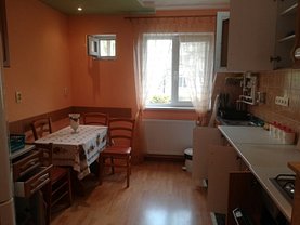 Apartament de vânzare 3 camere, în Deva, zona Mihai Eminescu