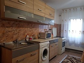 Apartament de vânzare 3 camere, în Deva, zona Bejan