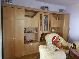 Casa de închiriat 4 camere, în Deva, zona Garii