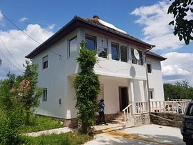 Casa de vânzare 4 camere, în Clopotiva