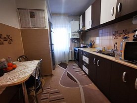 Apartament de vânzare 3 camere, în Cluj-Napoca, zona Manastur