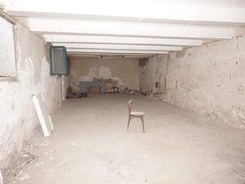 Vânzare spaţiu comercial