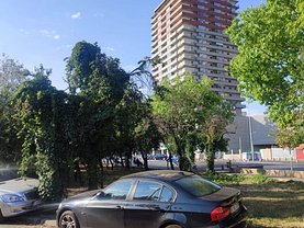 Teren constructii de vânzare, în Bucureşti, zona Apărătorii Patriei