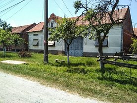 Apartament de vânzare 5 camere, în Targoviste