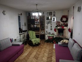 Apartament de închiriat 4 camere, în Piatra-Neamt, zona Central