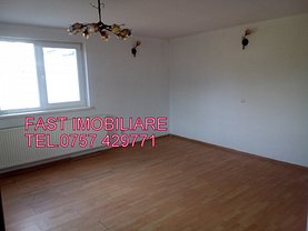 Casa 3 camere în Piatra-Neamt, Vest