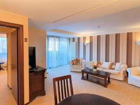 Apartament de închiriat 3 camere, în Poiana Braşov, zona Central
