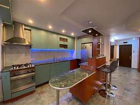 Apartament de închiriat 3 camere, în Braşov, zona Griviţei