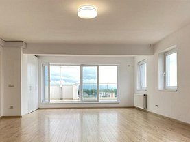 Apartament de închiriat 4 camere, în Braşov, zona Tractorul