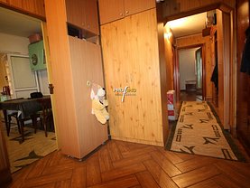 Apartament de vânzare 3 camere, în Constanta, zona Dacia