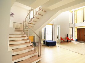 Casa de închiriat 9 camere, în Navodari, zona Nord