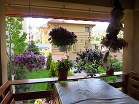 Casa de închiriat 6 camere, în Constanţa, zona Far
