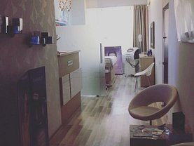 Vânzare spaţiu comercial