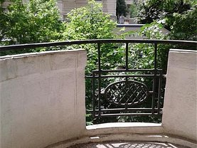 Apartament de vânzare 3 camere, în Bucureşti, zona Decebal