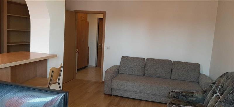 Garsoniera, Piata Victoriei