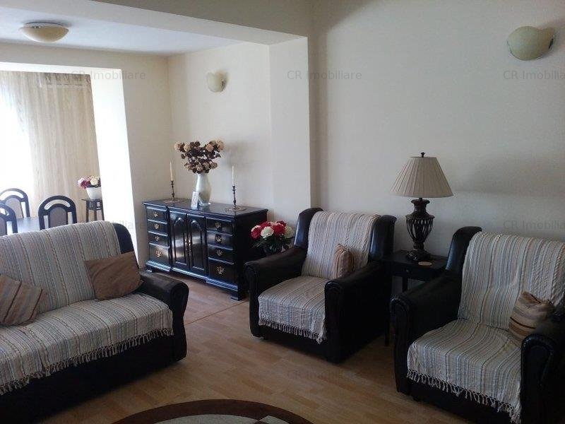 Vanzare vila 6 camere Jiului