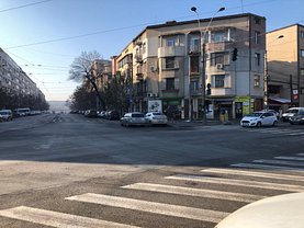 Vânzare spaţiu comercial
