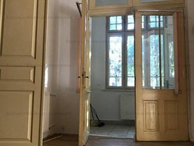 Casa de închiriat 4 camere, în Bucuresti, zona Central