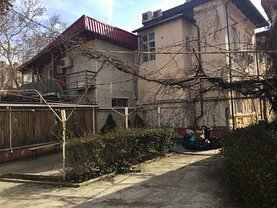 Casa de vânzare 33 camere, în Bucureşti, zona P-ţa Victoriei