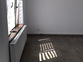 Închiriere spaţiu comercial