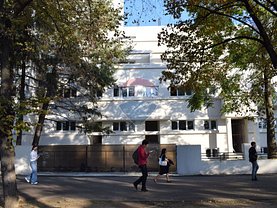 Închiriere spaţiu comercial