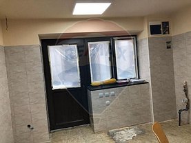Vânzare spaţiu comercial