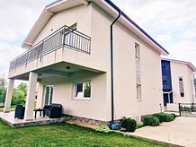 Casa 4 camere în Otopeni, Ferme