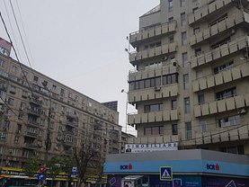 Apartament de închiriat 3 camere, în Bucureşti, zona P-ţa Romană