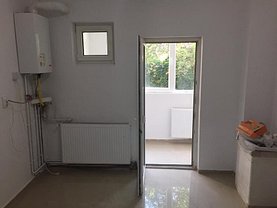 Închiriere spaţiu comercial
