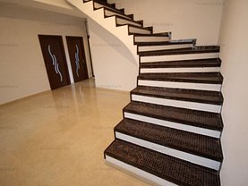 Casa 5 camere în Glina